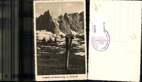 669078,Foto Ak Hinterriß Vomp Bergkreuz mit Lalidererspitze Karwendel Wegkreuz