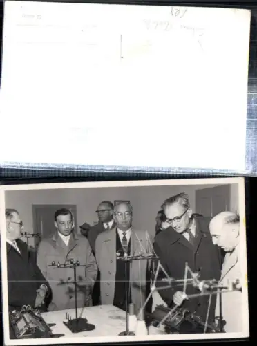 307889,Foto AK Schruns 1989 Eröffnung d. Landesberufsschule für Elektriker Männer m. Brillen