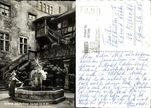 607209,Foto Ak Feldkirch Schattenburg Brunnen Frau Tracht Goldhaube pub Risch-Lau W 291