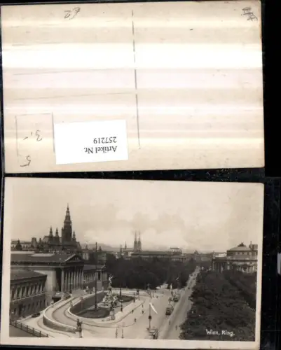 257219,Wien 1 Ring Parlament u. Brunnen Blick auf Rathaus