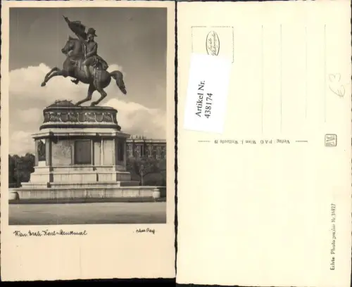 438174,Wien Innere Stadt Erzherzog-Karl-Denkmal Statue
