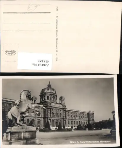 438322,Wien Innere Stadt Naturhistorisches Museum Statue