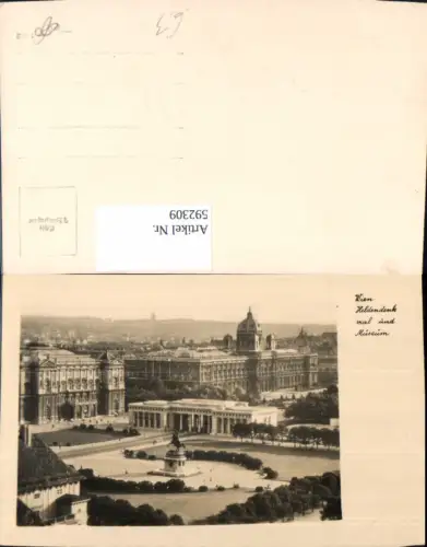 592309,Foto Ak Wien Innere Stadt Heldendenkmal u. Museum Theresienplatz Vienna