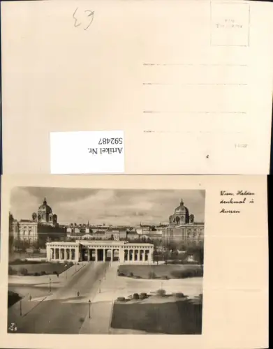 592487,Foto Ak Wien Innere Stadt Heldendenkmal u. Museen Vienna