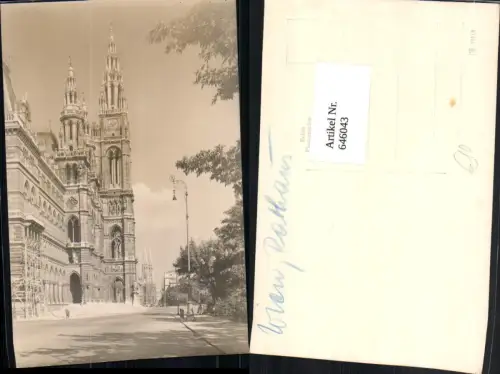 646043,tolle Foto-AK Wien Innere Stadt Rathaus n. Alsergrund Votivkirche Laterne