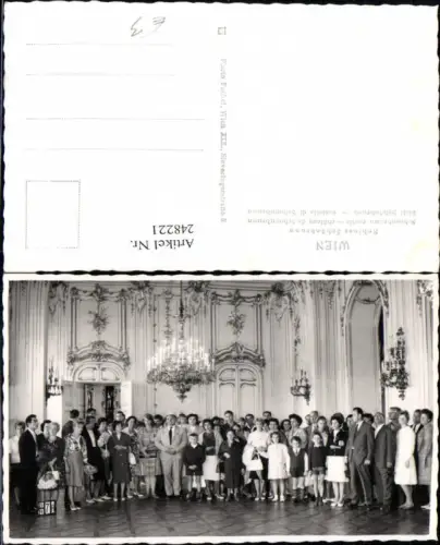 248221,Wien Hietzing Schloss Schönbrunn Innenansicht Personen Gruppenfoto Kronleuchter