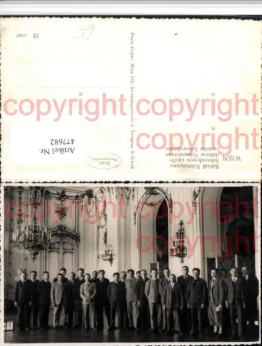 477682,Wien Hietzing Schloss Schönbrunn Gruppenfoto Männer