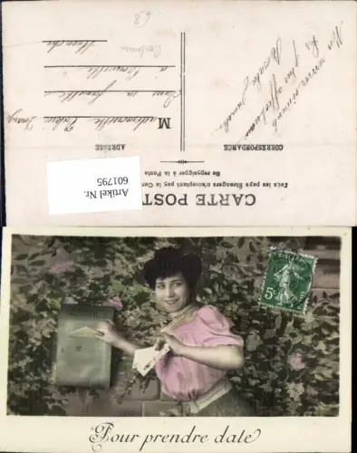 601795,Frau m. Brief Postkasten Briefkasten Postwesen Post