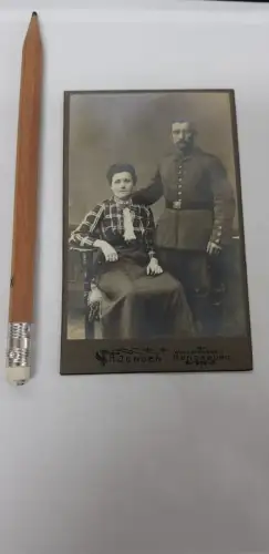 595050,Fotografie CDV Foto Atelier H. Jensen Rendsburg Soldat Frau Uniform