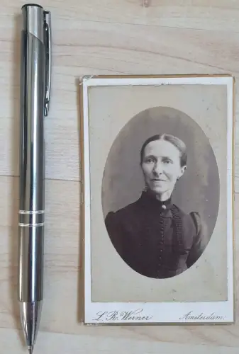 646560,CDV Kabinettfoto L. R. Werner Amsterdam Alte Frau Ältere Frau Dame Portrait um 1880