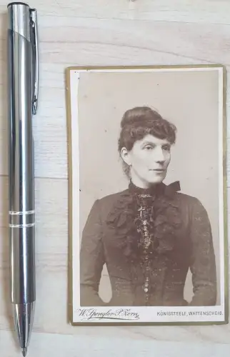 646590,CDV Kabinettfoto W. Spengler P. Zorn Königsteele Wattenscheid Frau Kreuz Halskette