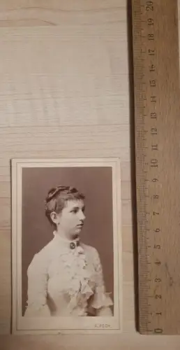 Fotografie A. Pech Budweis Budejovice Frau Kleid Mode