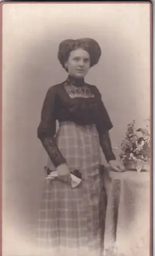 Fotografie Atelier Gustav Simon St. Pölten Melk Frau Portrait Kleid