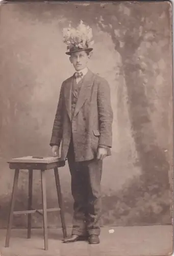 Fotografie Atelier K. Weingartshofer Mödling Mann Stellung Musterung