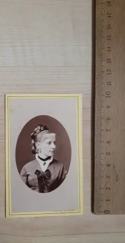 Fotografie Ernst J. Müller Reichenberg Liberec Frau Frisur Hochsteckfrisur