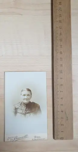 Fotografie Strauss e Co. Wien Mariahilf Ältere Frau Portrait