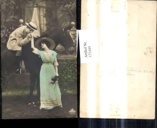 171449,Mann a. Pferd Handkuss Frau Hut