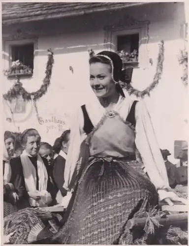 Fotografie Pressefoto Gusti Wolf Tracht Film Schauspielerin