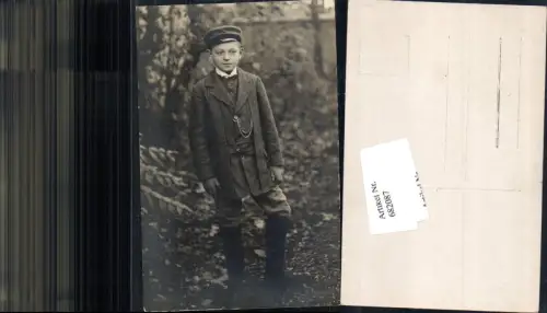 682087 Foto-AK Junge Bub Anzug Uniform Stiefel Kappe