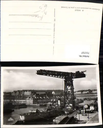 711737 Foto AK Brest Croiseur en armement sour le grue de l Arsenal Kran Hafen Schiff