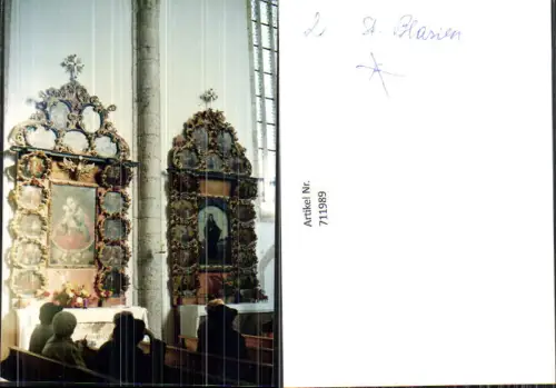 711989 Kirche Bauwerk St Blasien Seitenaltar mit Kirchenbesucher im Vordergrund