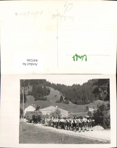 445240,Foto Ak Umzug Trachtenkapelle Heuwagen Bauern Landwirtschaft Musik