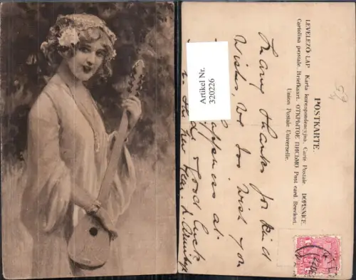 320226,Künstler Ak Frau m. Mandoline Musik Blumen i. Haar