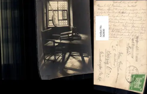 562830,Musikinstrument Mandoline im Fenster stehend Buch Tisch Einrichtung
