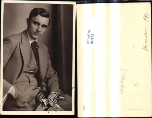 107175,Foto Ak Inhaber Atelier Begsteiger aus Linz a.d. Donau m. Autogramm