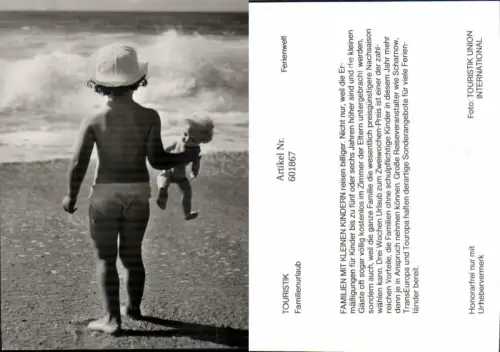 601867,Kind m. Puppe Bademode Strandleben Touristik Familieurlaub Ferienwelt Reklame