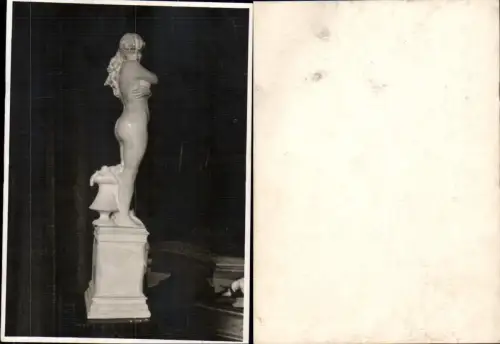 478093,Echt Foto Statue Frau Erotik