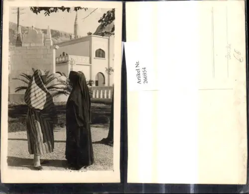 266954,Foto Ak Volkstypen Frauen Orient m. Burka Minarett i. Hintergrund