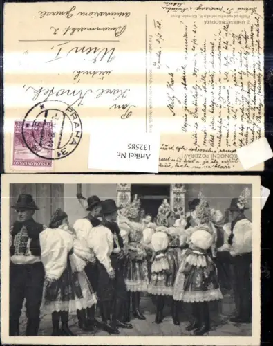 132585,Tracht Z uherskobrodska Ungarn Brno Praha Ungarn Paare Kopfschmuck Hüte