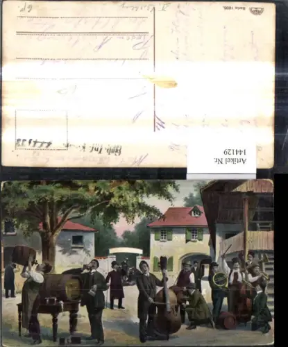 144129,Männer Dorfplatz Musikanten Bierfass Bier Bierkrug