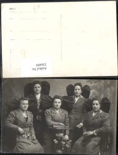 336499,Foto Ak Frauen i. Tracht Kopftuch Schwalbenschwanz