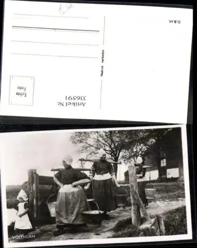 336591,Foto Ak Volendam Frauen Tracht Tragejoch Hauben