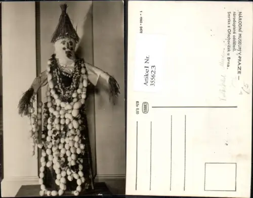 355623,Narodni Muzseum v praze Volksfest Museum Strohpuppe m. Eier Nüsse Prag