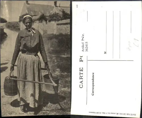 362415,Repro En Beauce Alte Frau Wasserträgerin Trachten Frankreich