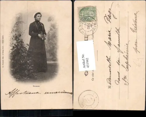 431942,Frau Buch i. Hand Bressane Kopfbedeckung Trachten Frankreich