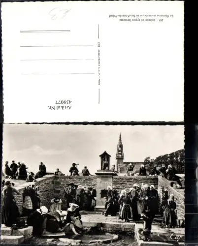 439077,Foto Ak Scenes et types bretons Ste-Anne-la-Palud Brunne Kirche Volkstypen Europa