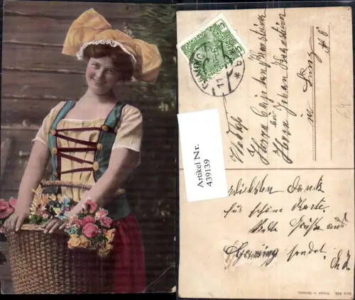 439139,Frau Tracht Korb m. Blumen Trachten Deutschland