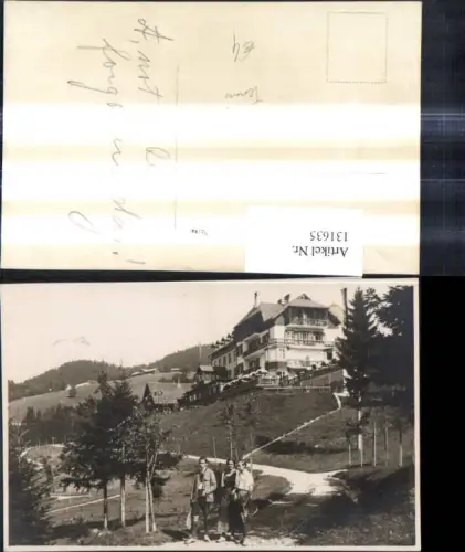 131635,Foto Ak Sport Tennis Frau Männer m. Tennischläger a. Weg Hotel i. Hintergrund