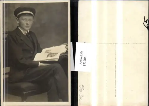 173706,Studentika Studentica Student m. Brille Anzug u. Mütze Portrait