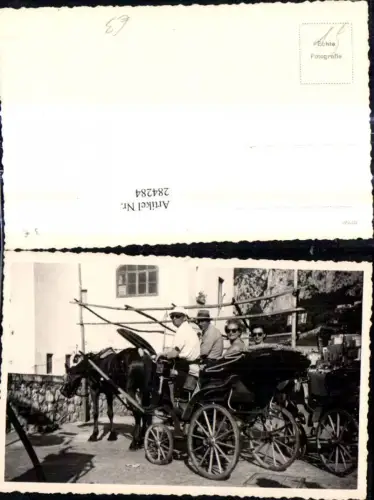 284284,Foto Ak Kutsche Pferdekutsche m. Frauen u. Männer