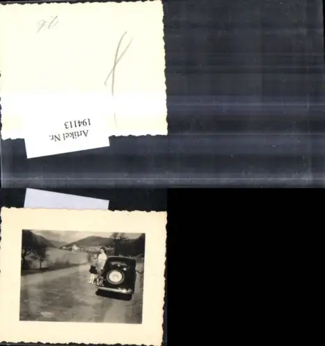 194113,Foto Auto Oldtimer Automobil Frau Mädchen Uferstrasse