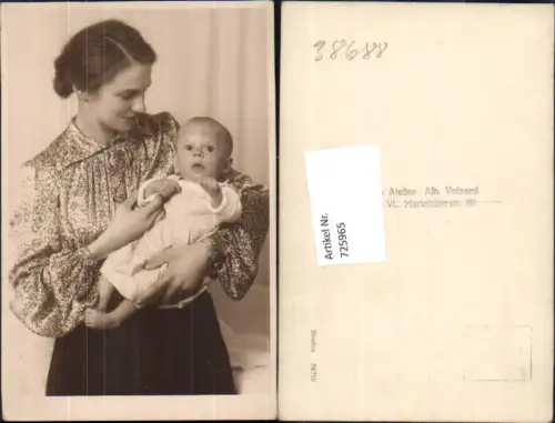 725965 Foto-AK Mutter Frau m. Baby Kind Atelier Alb. Volsard Wien Mariahilf