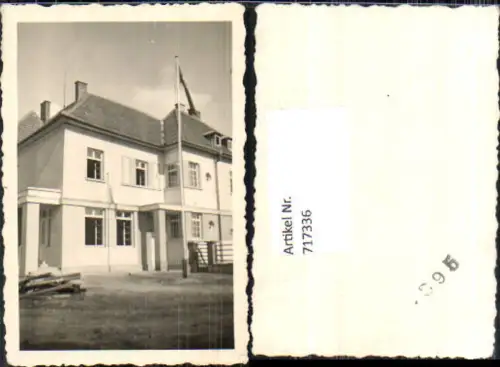 717336 Foto Gebäude Schule beflaggt WW2