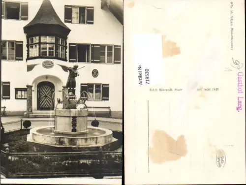 719530 Foto AK St Gilgen Mozartbrunnen Statue Mozart Geige Brunnen pub Erich Bährendt