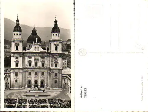 719532 Foto AK Salzburg Der Dom u. d. Jedermann-Festspiel Theater