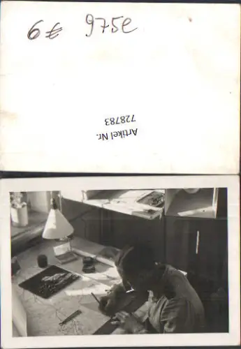 728783 Foto Mann zeichnet am Schreibtisch Landkarte